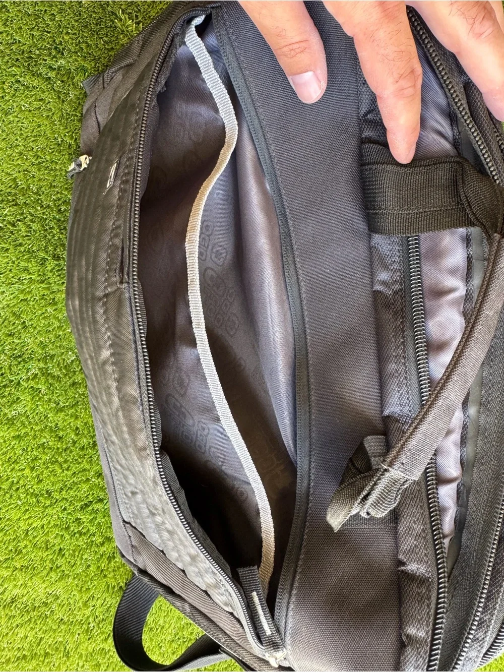 OGIO Black Laptop Messenger Bag Henkels & McCoy NWT Multiple Pockets Briefcase
